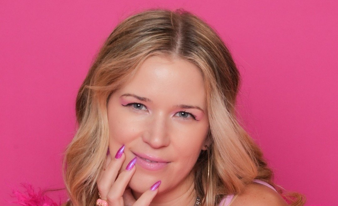 Comedian Leah Knauer